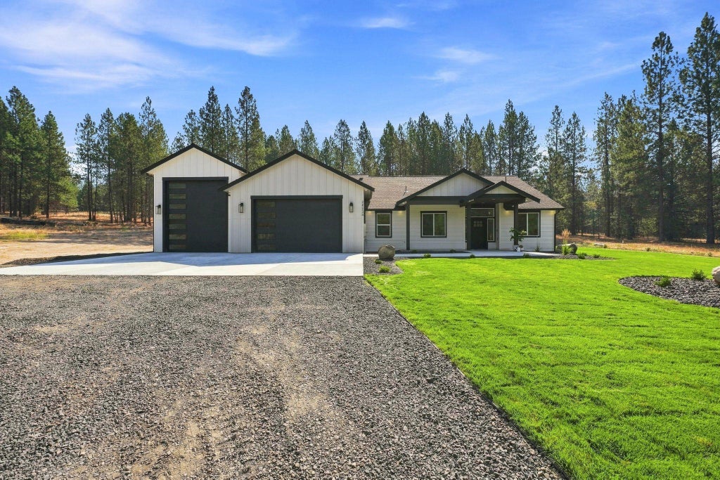 Photo of 28230 N Hardesty Rd, Chattaroy, WA 99003 (MLS # 202623441)