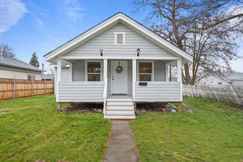 Photo of 2317 E 6th Ave, Spokane, WA 99202 (MLS # 202613333)