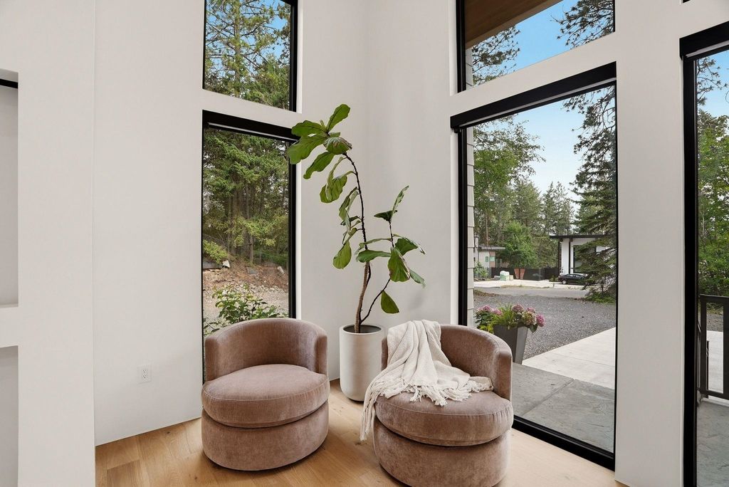 Photo of 1518 E 20th Ave, Spokane, WA 99203 (MLS # 202619229)