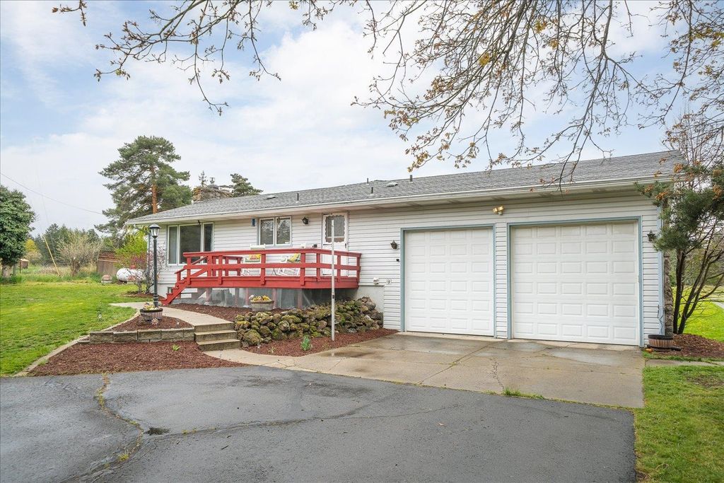 Photo of 2105 W Borden Rd, Spokane, WA 99224 (MLS # 202616115)