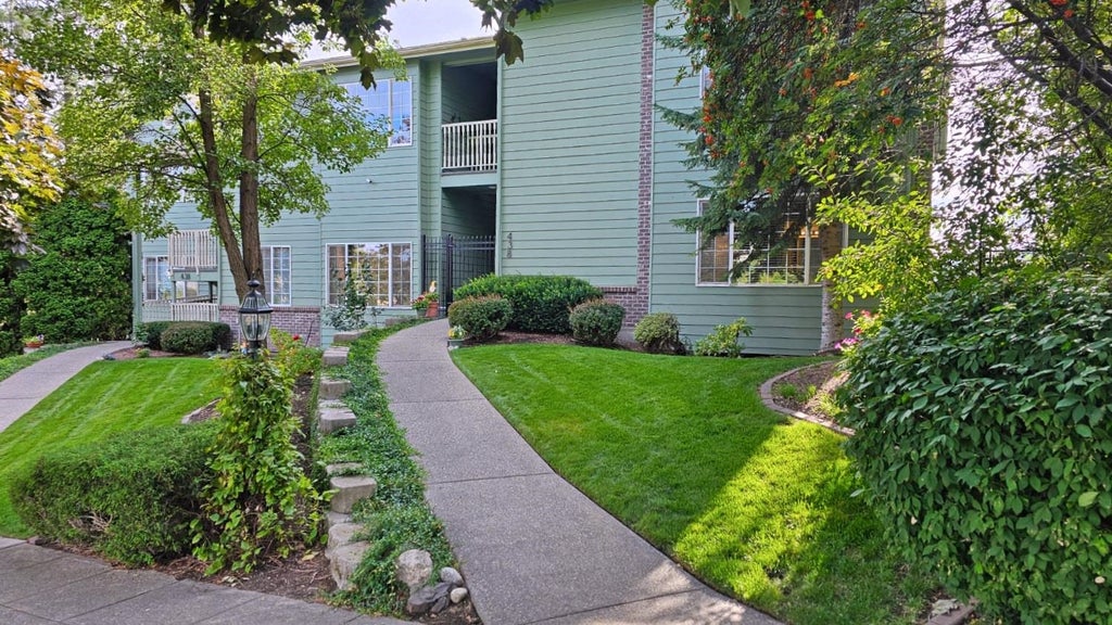 Photo of 438 S Coeur d'Alene St, Spokane, WA 99201 (MLS # 202623682)