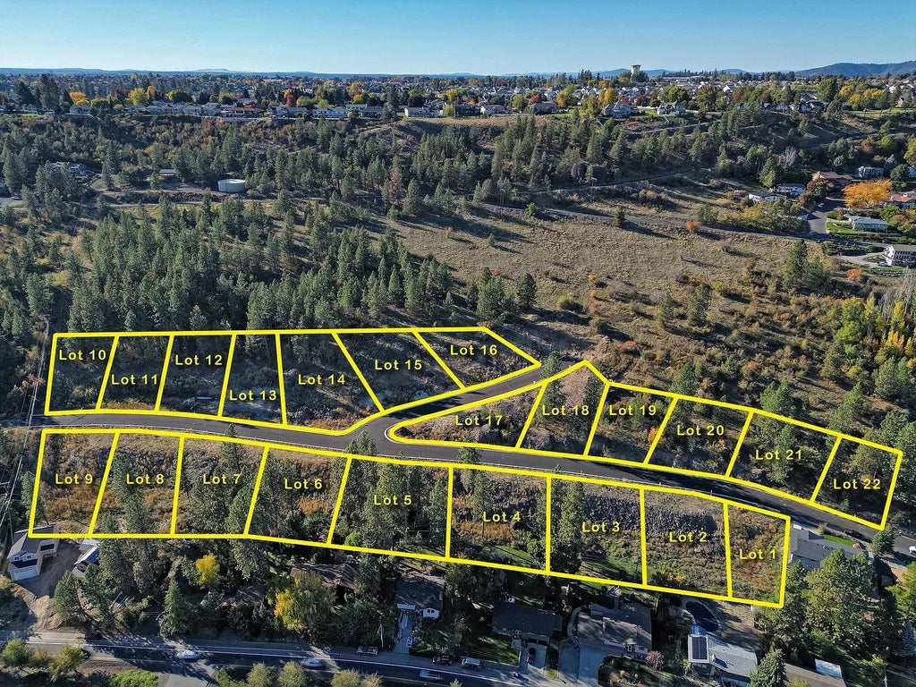 Photo of 8064 N Jefferson Dr, Spokane, WA 99208 (MLS # 202626116)