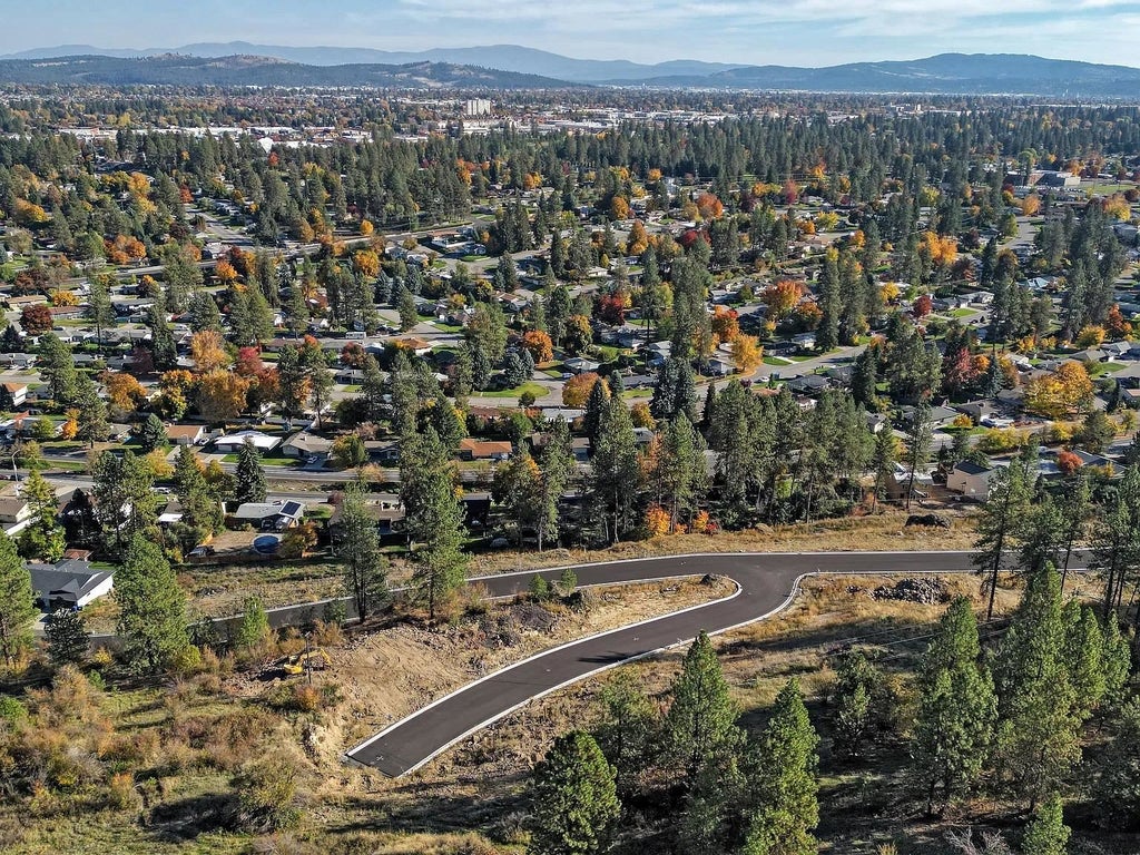 Photo of 8064 N Jefferson Dr, Spokane, WA 99208 (MLS # 202626116)