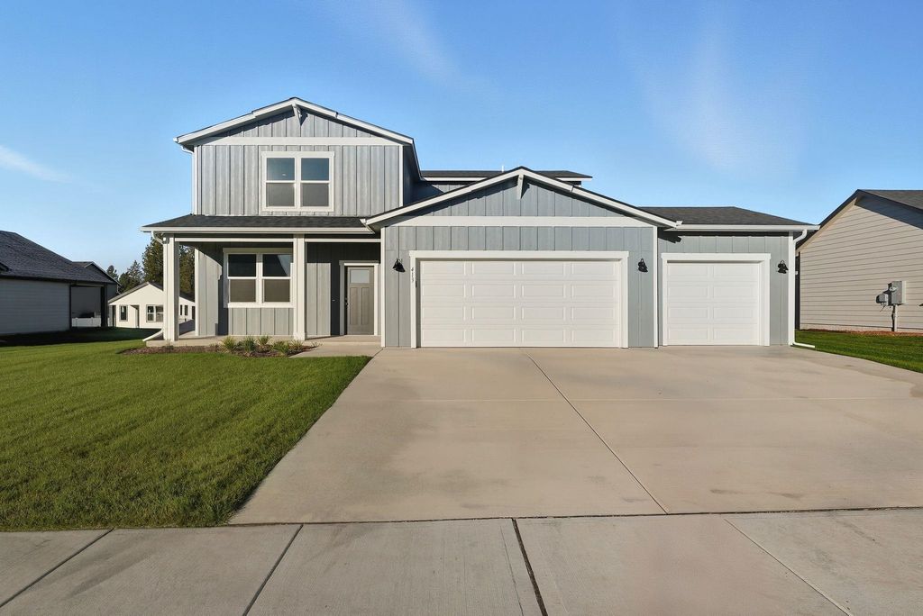Photo of 718 E 4th St, Deer Park, WA 99006 (MLS # 202614527)