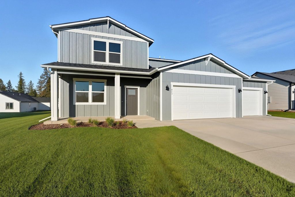Photo of 718 E 4th St, Deer Park, WA 99006 (MLS # 202614527)