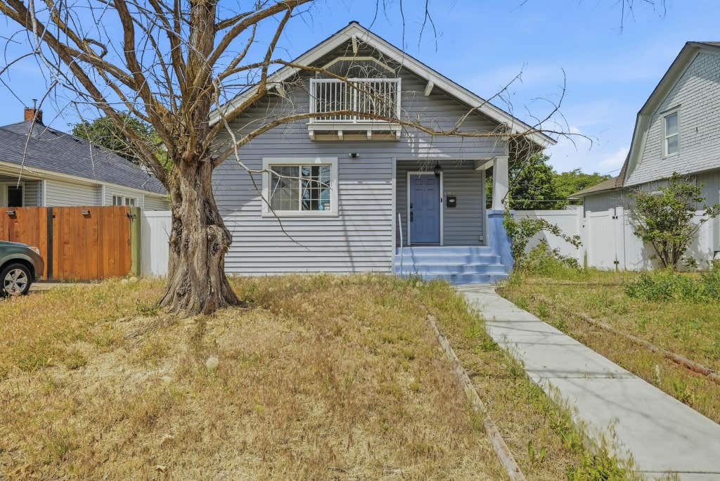 Photo of 1518 W Nora Ave, Spokane, WA 99205 (MLS # 202619944)