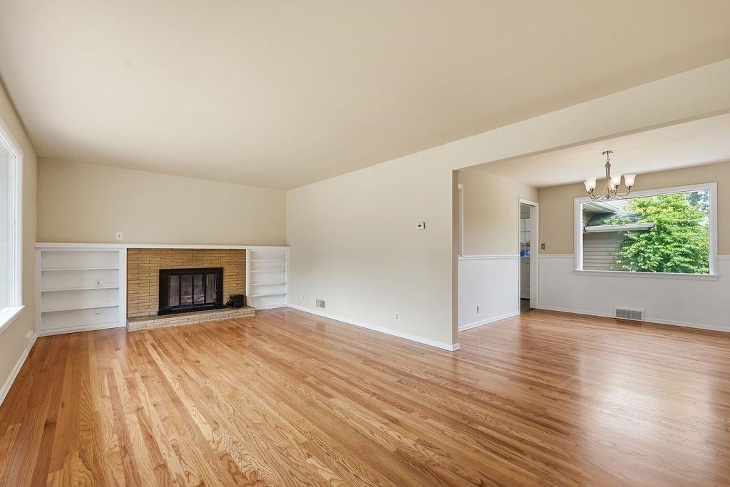 Photo of 3003 S Bernard St, Spokane, WA 99203 (MLS # 202619829)