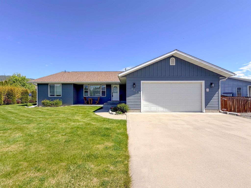 Photo of 205 E Evergreen Dr, Kettle Falls, WA 99141 (MLS # 202616593)