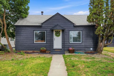 Photo of 3708 E 28th Ave, Spokane, WA 99223 (MLS # 202619462)