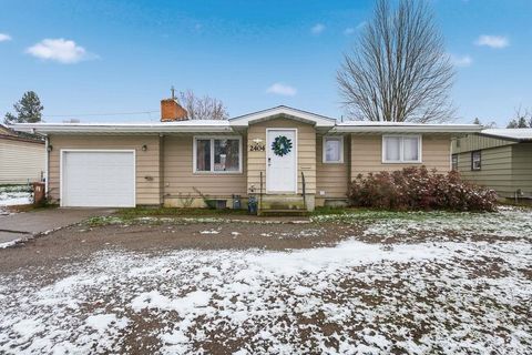Photo of 2404 W W. FRANCIS Ave, Spokane, WA 99205 (MLS # 202527483)
