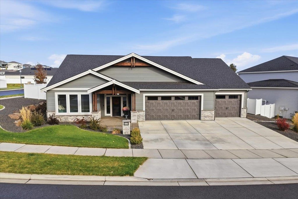 Photo of 2640 S Summit Estates Dr, Greenacres, WA 99016 (MLS # 202625753)