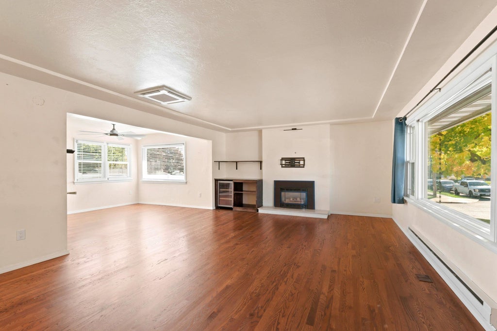 Photo of 4206 N Oak St, Spokane, WA 99205 (MLS # 202625947)