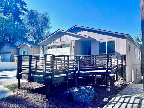 Photo of 2919 E 12th Ave, Spokane, WA 99202 (MLS # 202527520)