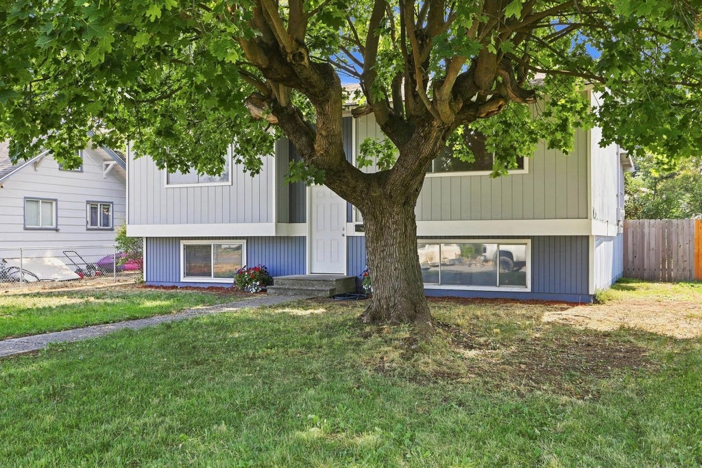 Photo of 2124 E Sinto Ave, Spokane, WA 99202 (MLS # 202622988)