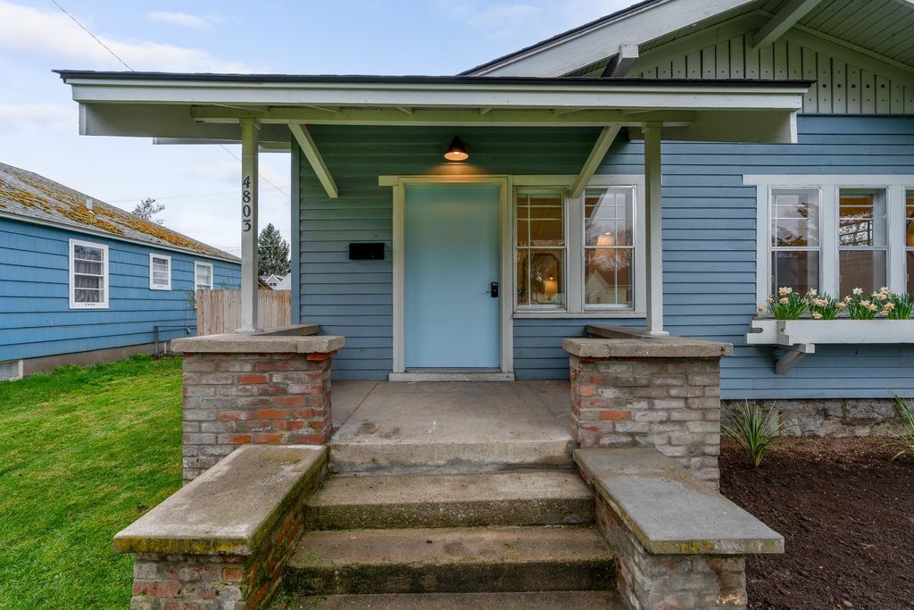 Photo of 4803 N Adams St, Spokane, WA 99203 (MLS # 202615719)