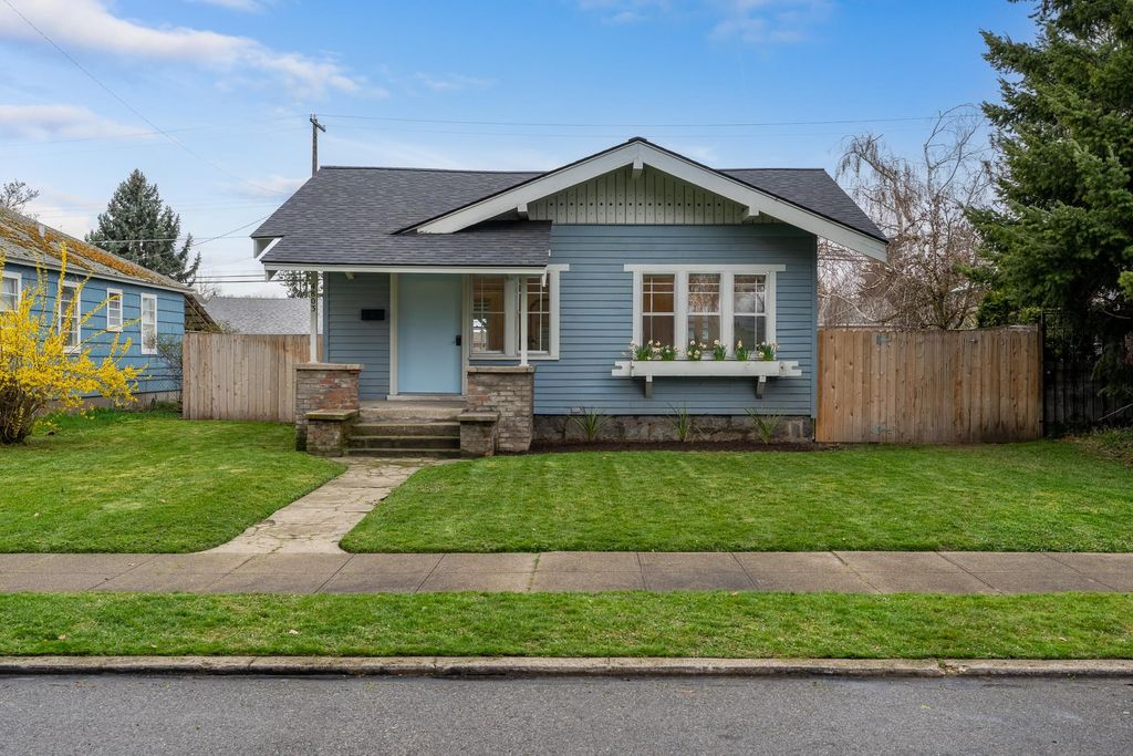 Photo of 4803 N Adams St, Spokane, WA 99203 (MLS # 202615719)