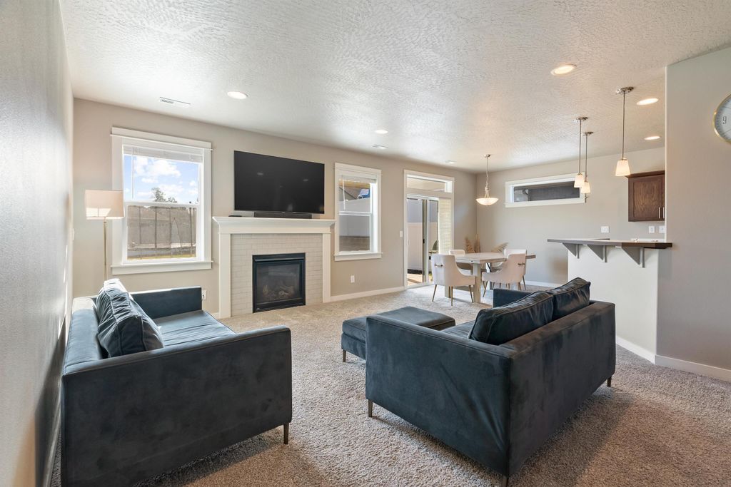 Photo of 1101 S Pillar Rock Dr, Spokane, WA 99224 (MLS # 202616500)