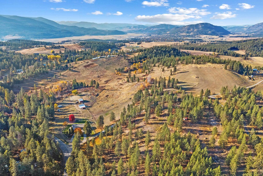 Photo of 487 A Hotchkiss Rd, Colville, WA 99114 (MLS # 202626023)