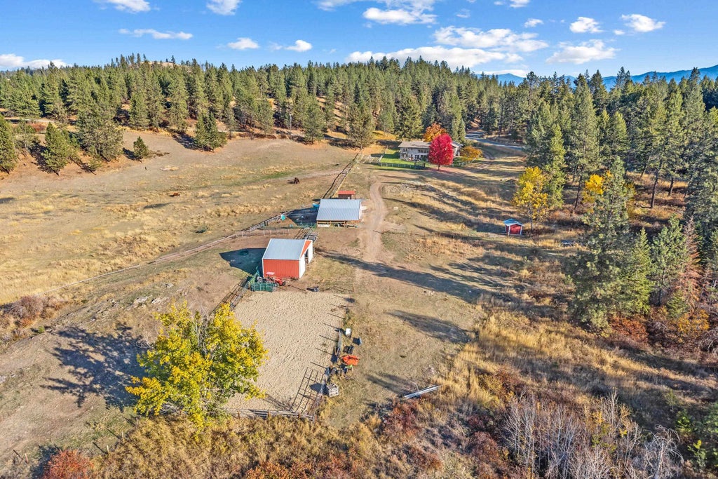 Photo of 487 A Hotchkiss Rd, Colville, WA 99114 (MLS # 202626023)