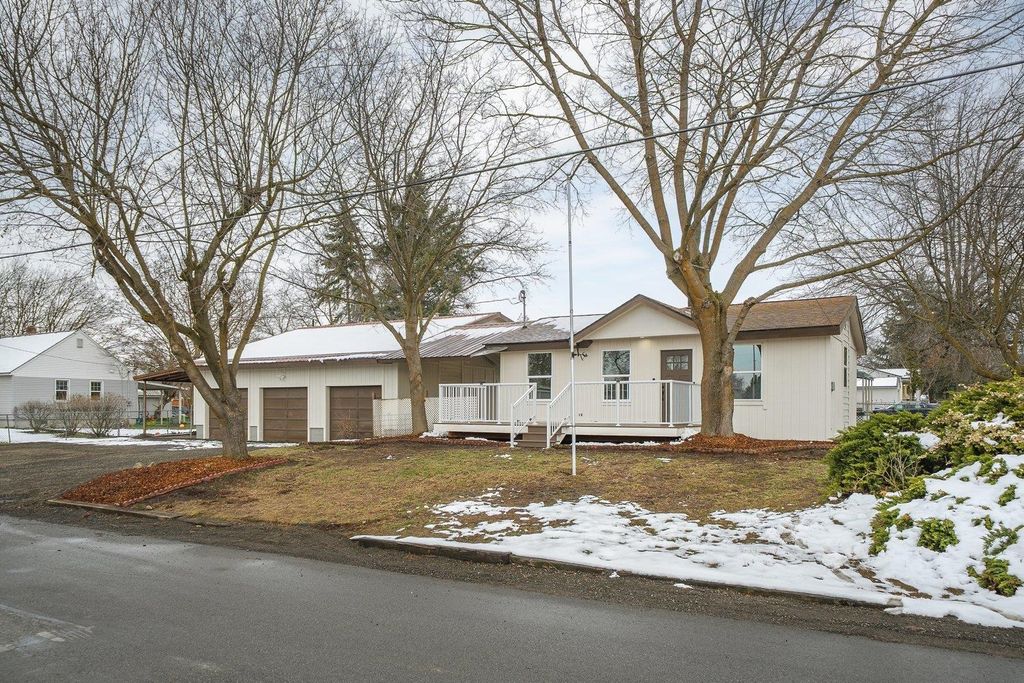 Photo of 8702 E Cataldo Ave, Spokane Valley, WA 99212 (MLS # 202616247)