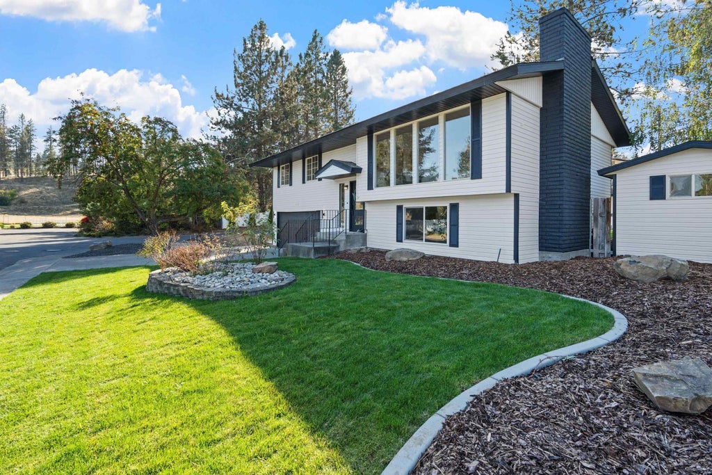 Photo of 11201 N Wall St, Spokane, WA 99218 (MLS # 202624628)