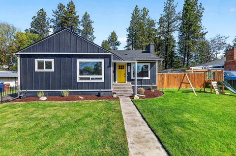 Photo of 2940 W Broad Ave, Spokane, WA 99205 (MLS # 202616229)