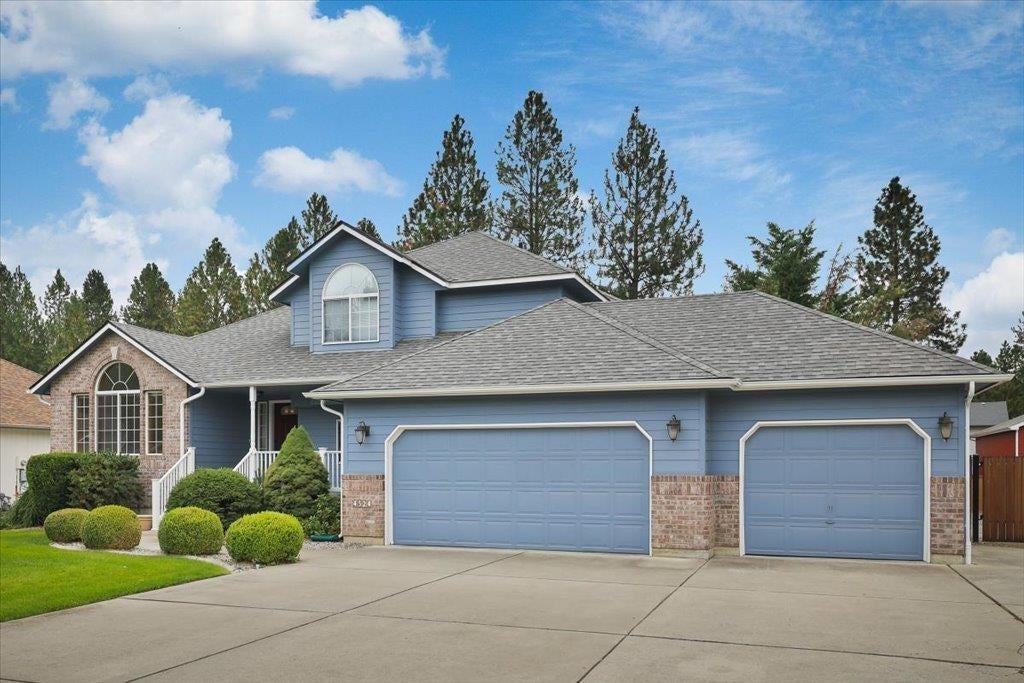 Photo of 4524 E Woodglen Rd, Mead, WA 99021 (MLS # 202624359)