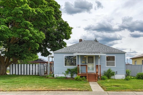 Photo of 1128 E Gordon Ave, Spokane, WA 99207 (MLS # 202618675)