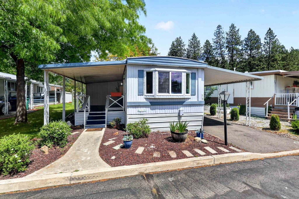 Photo of 208 S Neyland Rd, Liberty Lake, WA 99019 (MLS # 202624362)