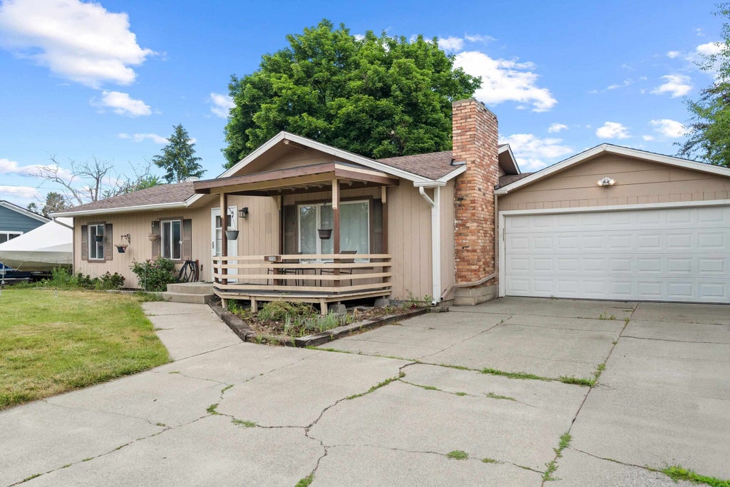 Photo of 13525 E 6th Ave, Spokane Valley, WA 99216 (MLS # 202625716)