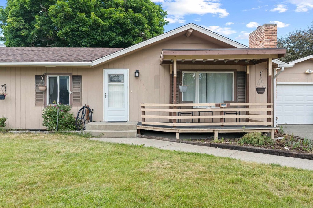 Photo of 13525 E 6th Ave, Spokane Valley, WA 99216 (MLS # 202625716)