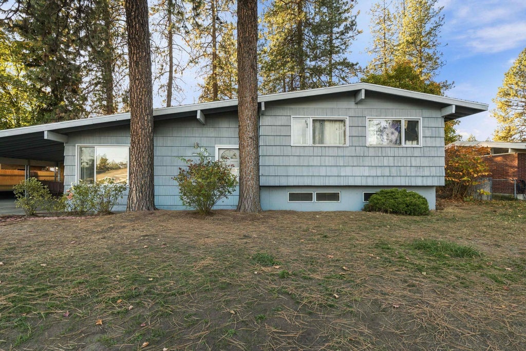 Photo of 6903 N Monroe St, Spokane, WA 99208 (MLS # 202625884)