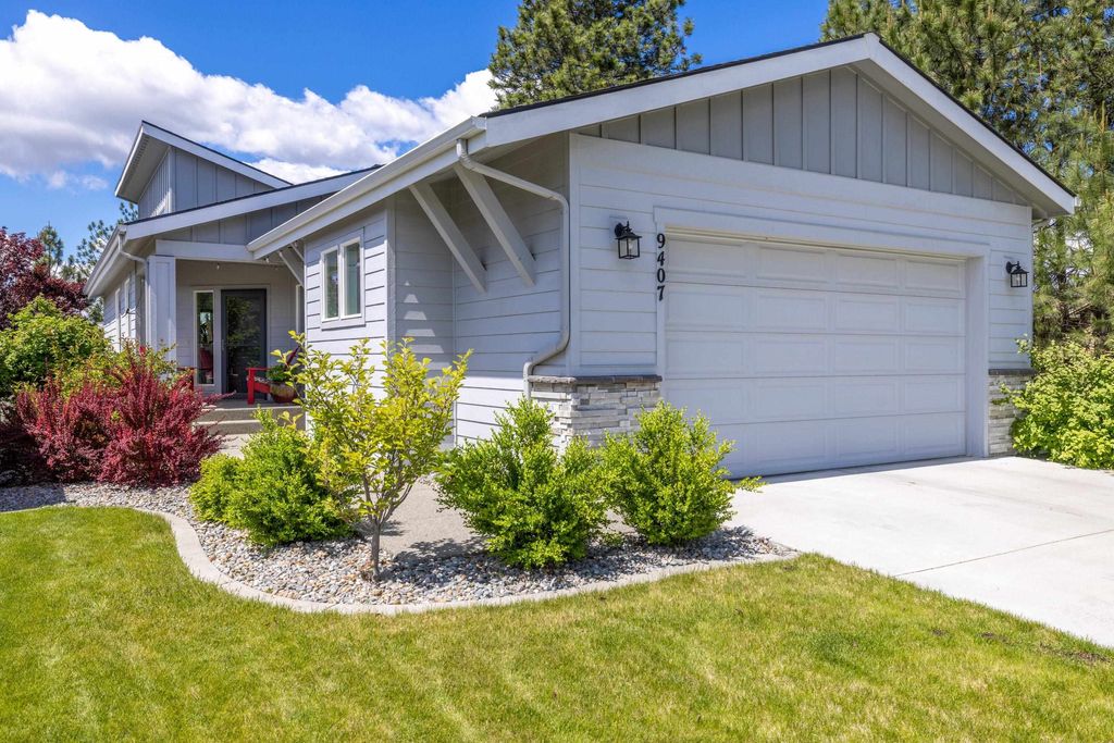 Photo of 9407 N Linden Ln, Spokane, WA 99208 (MLS # 202617605)