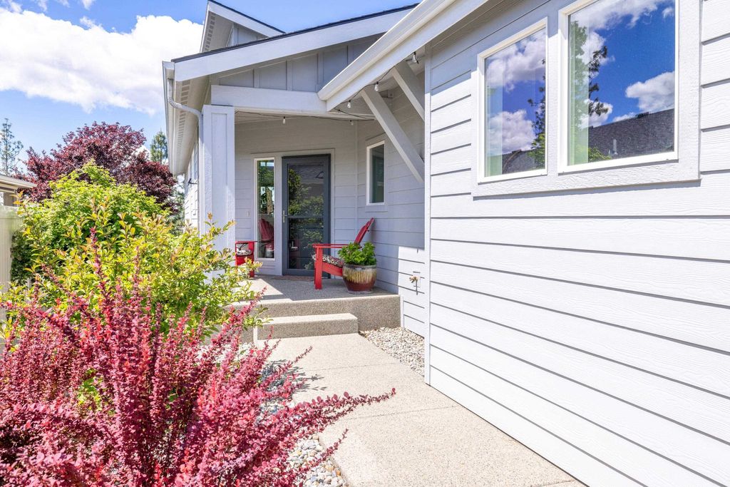Photo of 9407 N Linden Ln, Spokane, WA 99208 (MLS # 202617605)