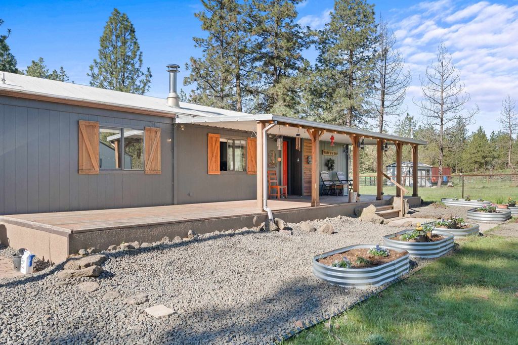 Photo of 19236 S Aspen Meadows Dr, Cheney, WA 99004 (MLS # 202616231)