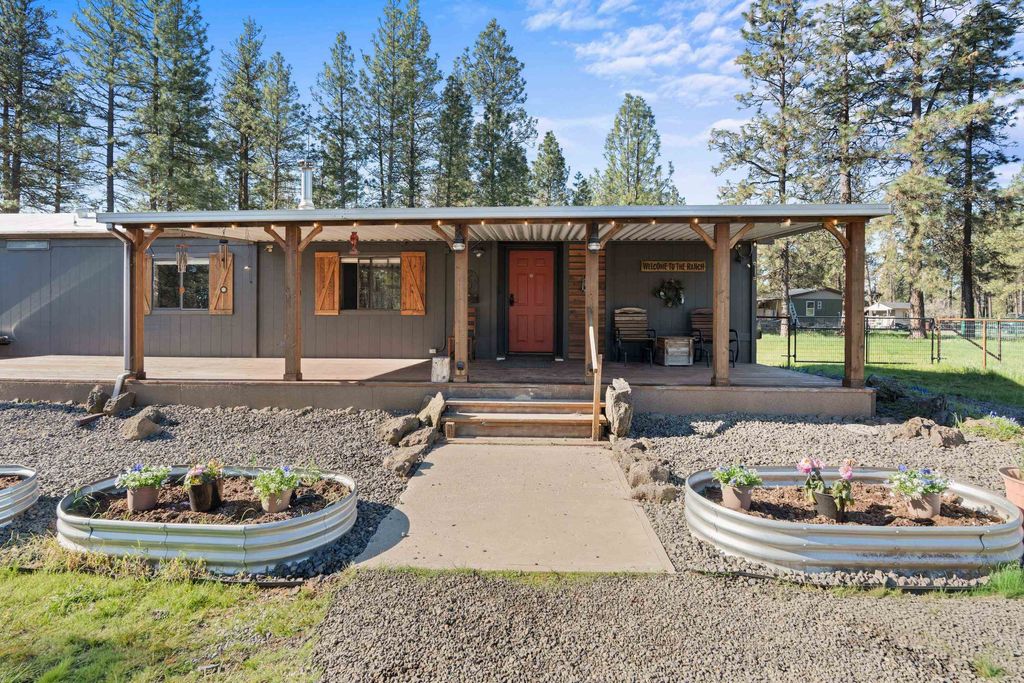 Photo of 19236 S Aspen Meadows Dr, Cheney, WA 99004 (MLS # 202616231)