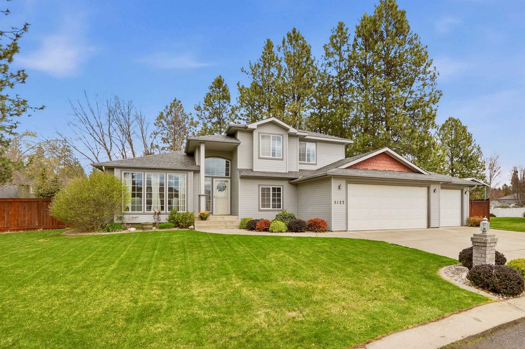 Photo of 5123 E Turnbridge Ln, Colbert, WA 99005 (MLS # 202615685)