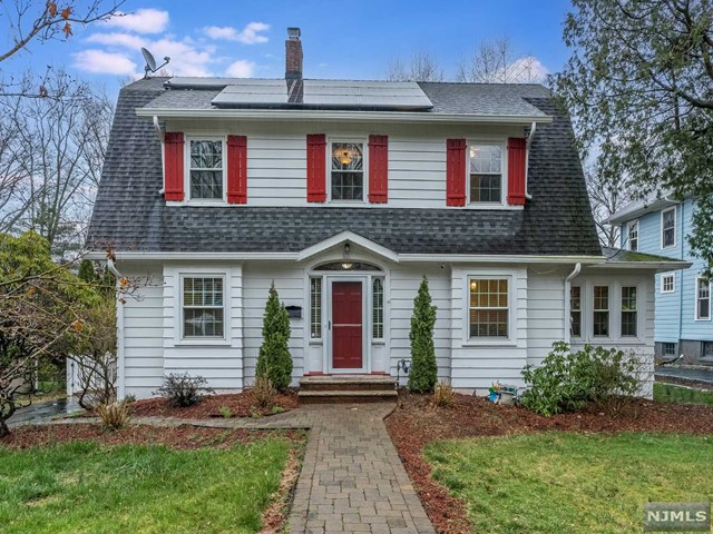 Property for Sale at 601 Upper Mountain Avenue, Montclair, New Jersey - Bedrooms: 4 
Bathrooms: 3 
Rooms: 8  - $799,900