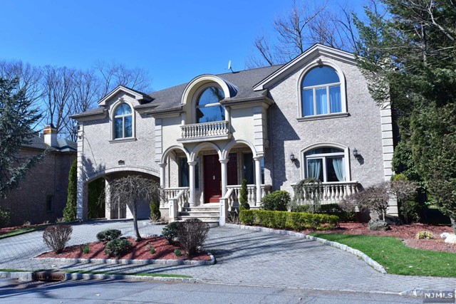 Property for Sale at 1077 Briar Way, Fort Lee, New Jersey - Bedrooms: 6 
Bathrooms: 5 
Rooms: 14  - $1,950,000