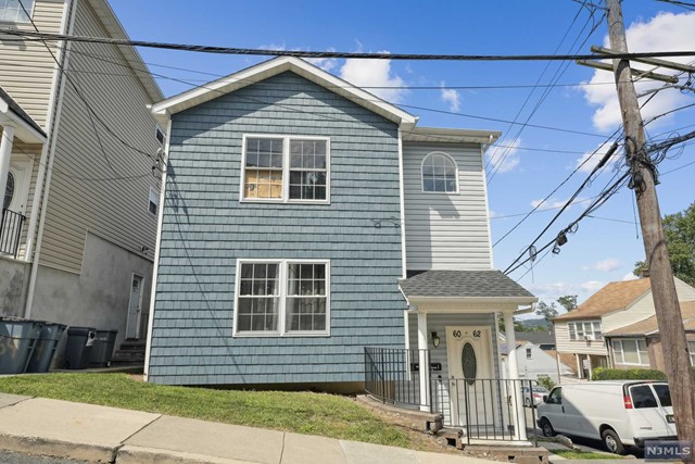 6062 Garret Street 1, Paterson, New Jersey - 2 Bedrooms  
1 Bathrooms  
4 Rooms - 