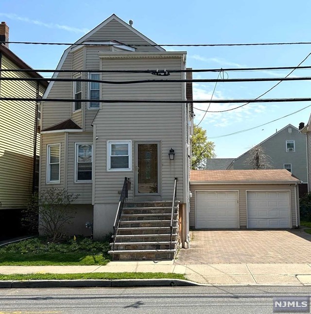 Rental Property at 208 Semel Avenue, Garfield, New Jersey - Bedrooms: 2 
Bathrooms: 1 
Rooms: 5  - $2,250 MO.