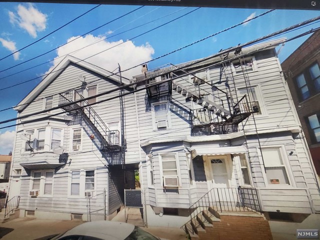 21 Chadwick Street, Paterson, New Jersey - 12 Bedrooms - 