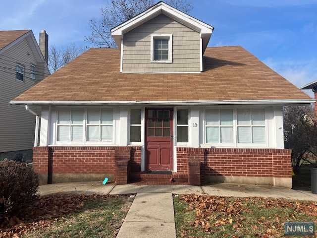 13 3rd Street, Englewood Cliffs, New Jersey - 3 Bedrooms  
2 Bathrooms  
6 Rooms - 