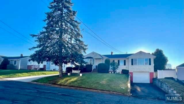 Property for Sale at 11 Pleasant Avenue, Woodbridge, New Jersey - Bedrooms: 3 
Bathrooms: 2 
Rooms: 9  - $525,000