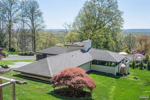 14 Foremost Mountain Road, Montville Township, NJ 07082 - MLS#: 24012555