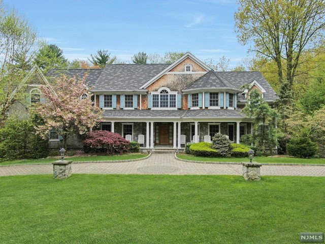 Property for Sale at 1 Cedarwood Lane, Saddle River, New Jersey - Bedrooms: 6 
Bathrooms: 7 
Rooms: 13  - $2,679,000