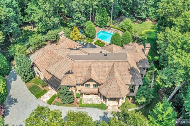 Property for Sale at 711 Dakota Trail, Franklin Lakes, New Jersey - Bedrooms: 5 
Bathrooms: 8 
Rooms: 16  - $3,799,999