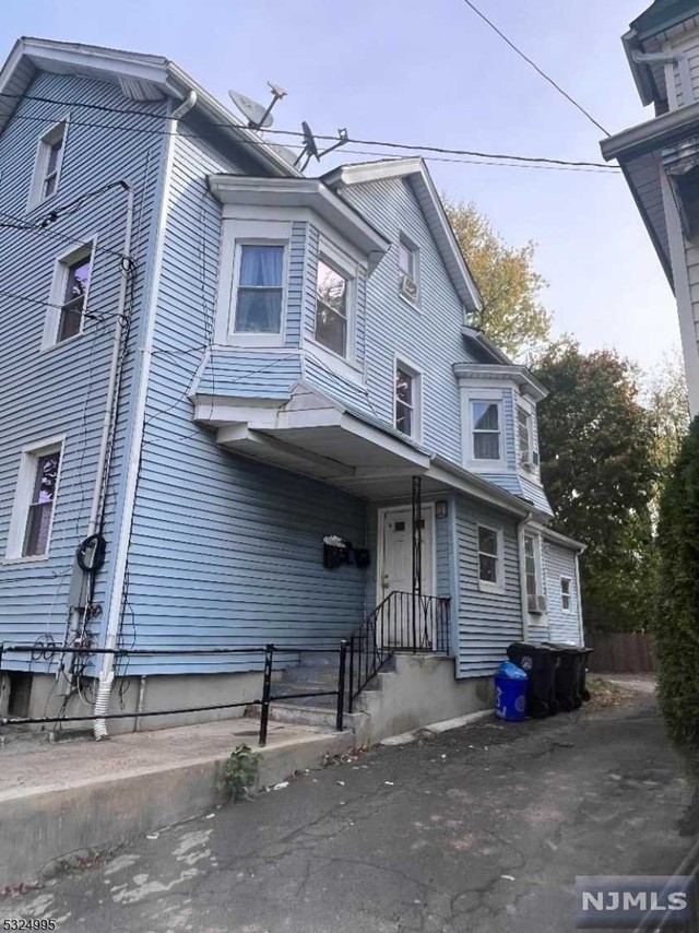 Property for Sale at 3638 Halsted Street, Newark, New Jersey - Bedrooms: 8 
Bathrooms: 3 
Rooms: 14  - $260,000