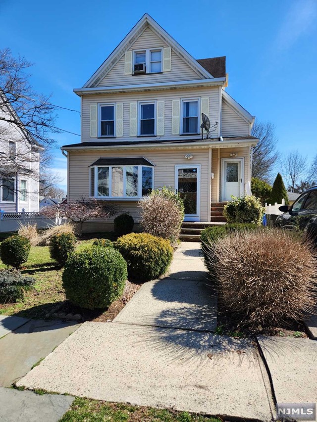 Photo 1 of 127 Prospect Place 2, Rutherford, New Jersey, $3,400, Web #: 324017526