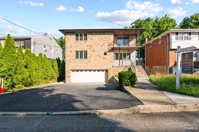 Rental Property at 447 10th Street 2nd Fl, Palisades Park, New Jersey - Bedrooms: 3 
Bathrooms: 2 
Rooms: 6  - $4,000 MO.